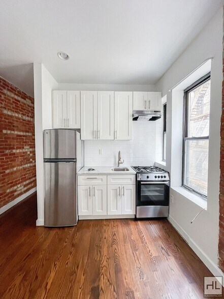 Building Photo - EASTERN PARKWAY / Crown Heights Studio