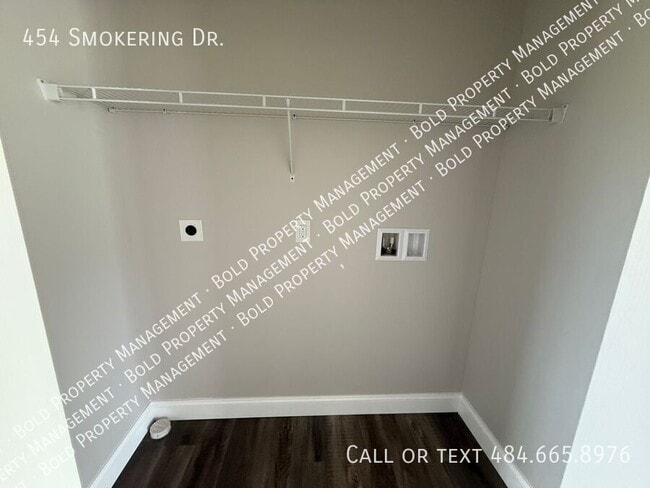 Building Photo - 454 Smokering Dr
