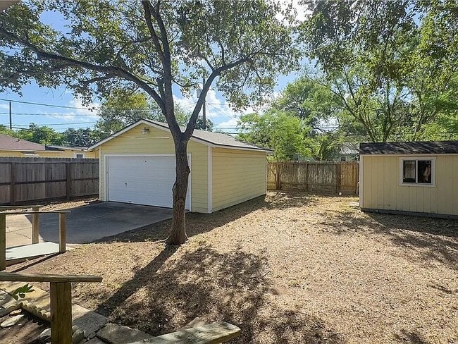 Building Photo - 4334 Randall Dr