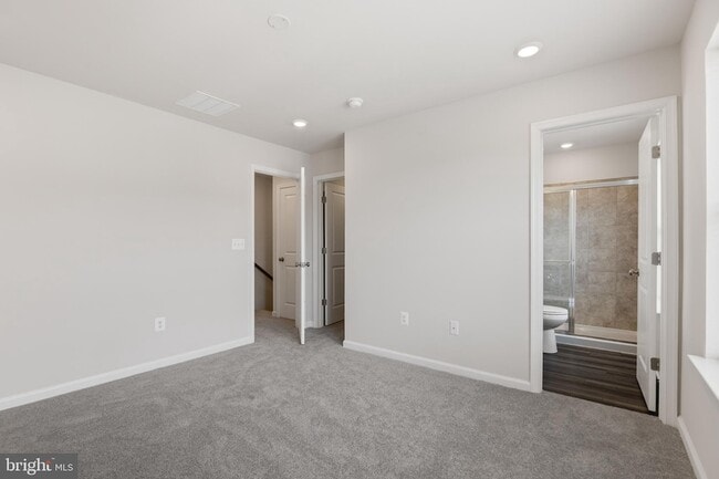 Building Photo - 105 Milburn Dr