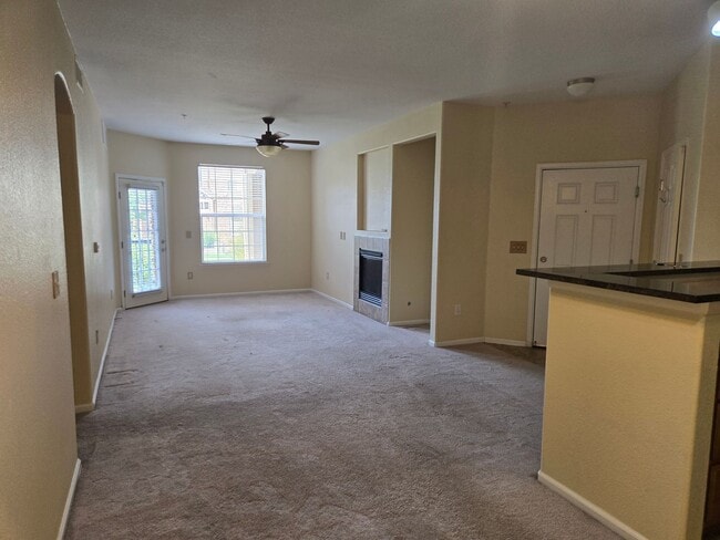 Building Photo - Beautiful 2 Bed, 2 bath condo