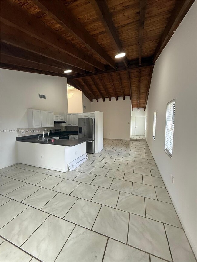 Building Photo - 6200 NW 26th Ct