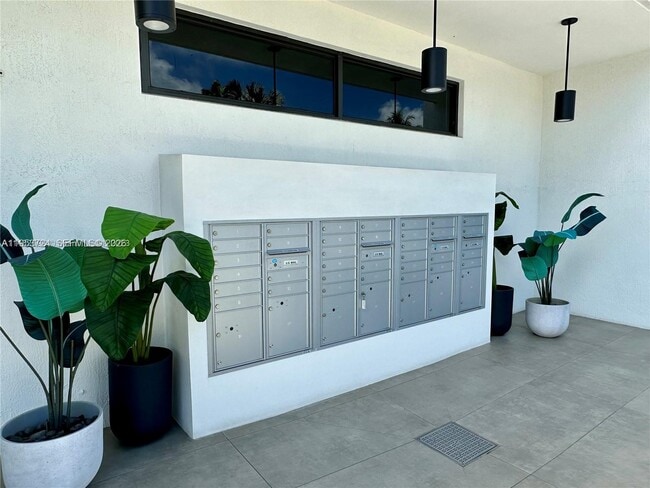 Building Photo - 1030 15th St