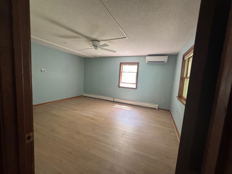 Building Photo - 536 Turners Falls Rd