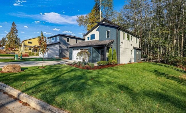 Building Photo - Newer 3 Bedroom, 2.25 Bathroom!