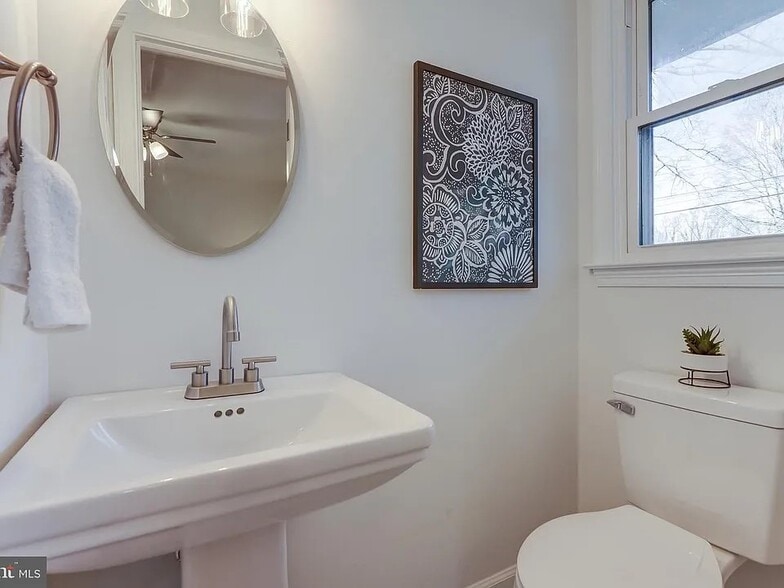 Building Photo - 302 Harris Rd