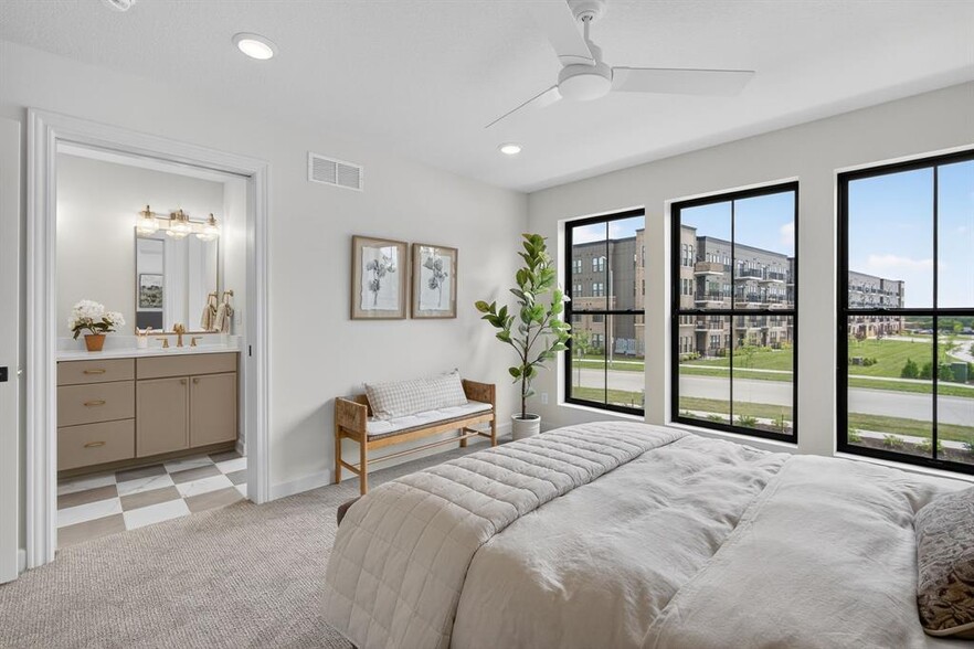 Building Photo - 933 Prime St