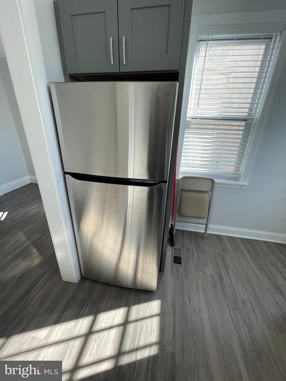 Building Photo - 760 W Railroad Ave