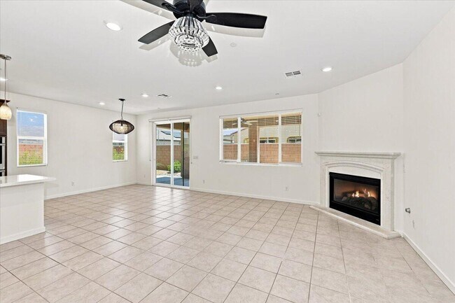 Building Photo - 40082 Catania Ct
