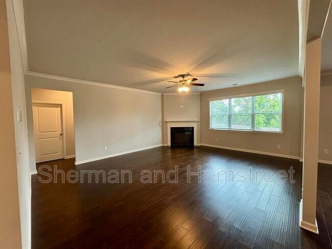 Building Photo - 240 Callahan Dr