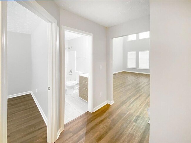 Building Photo - 1232 Gates Cir SE