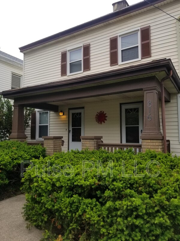 Building Photo - 816 Montague Rd