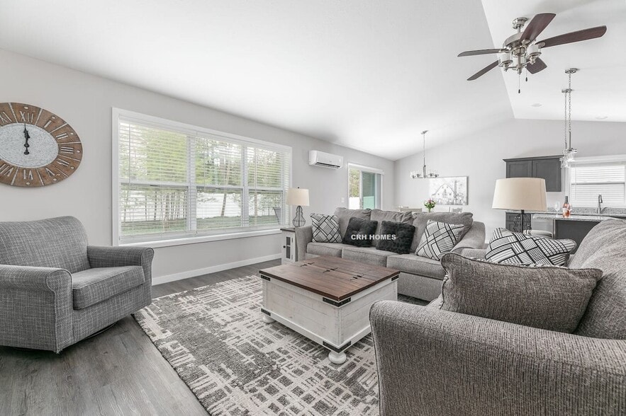 Building Photo - Woodbury Estates