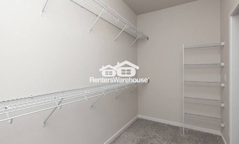 Building Photo - 3639 NE Kara Ln