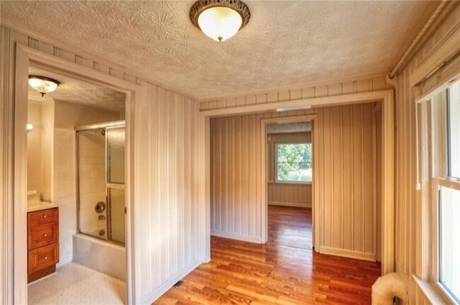 Building Photo - 6163 Lake Lanier Heights Rd