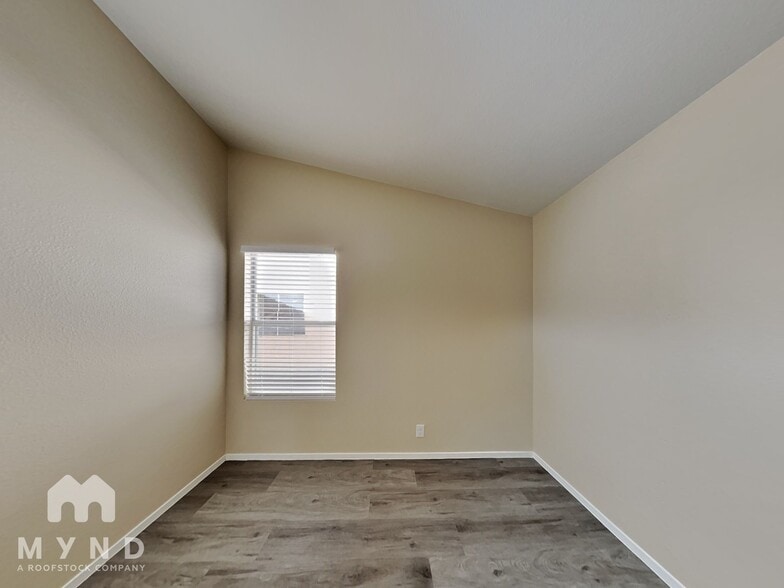 Building Photo - 3415 White Stallion Ct