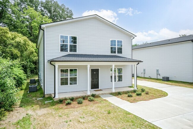 Primary Photo - 208 S Leslie St