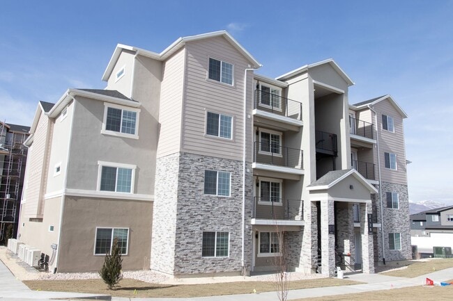 Building Photo - *Old Mill Village in Heber