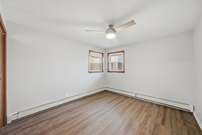 Building Photo - 7709 W Marwood Ave