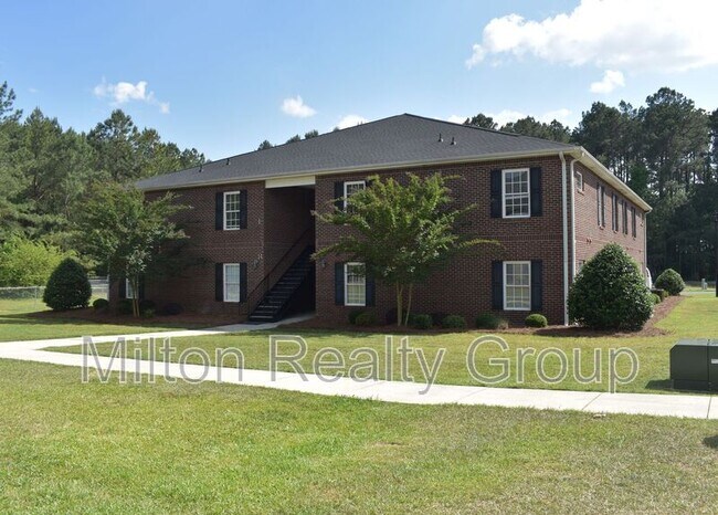 Building Photo - 44 Fantasy Ln