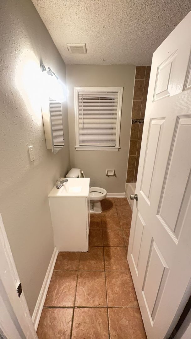 Building Photo - Newly Rehabbed Home in Binghampton - Open ...