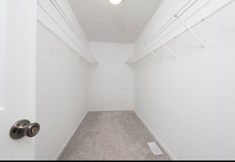 Building Photo - 4036 Blackstone Dr