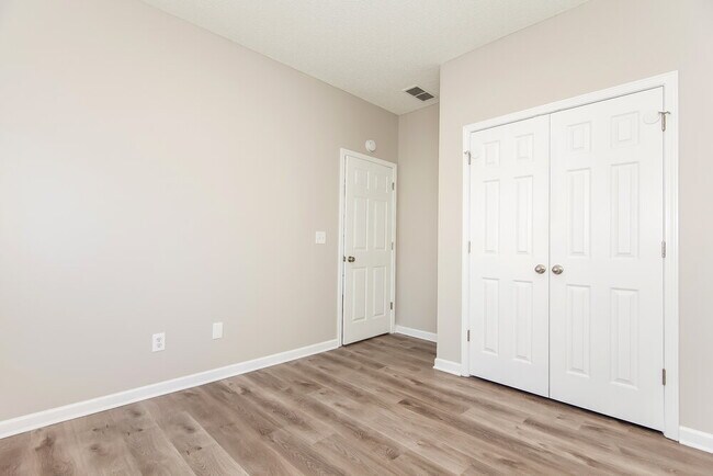 Building Photo - 64 Paxton Pl