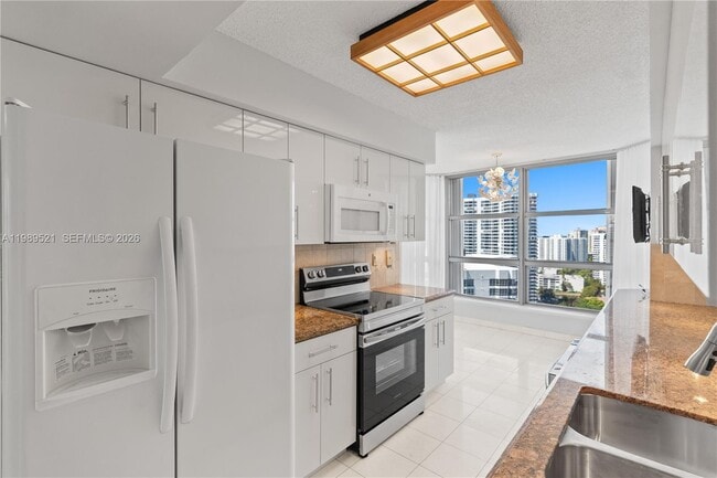 Building Photo - 19101 NE 36th Pl