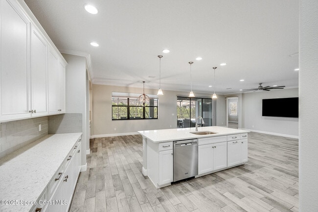 Building Photo - 3174 Addison Dr
