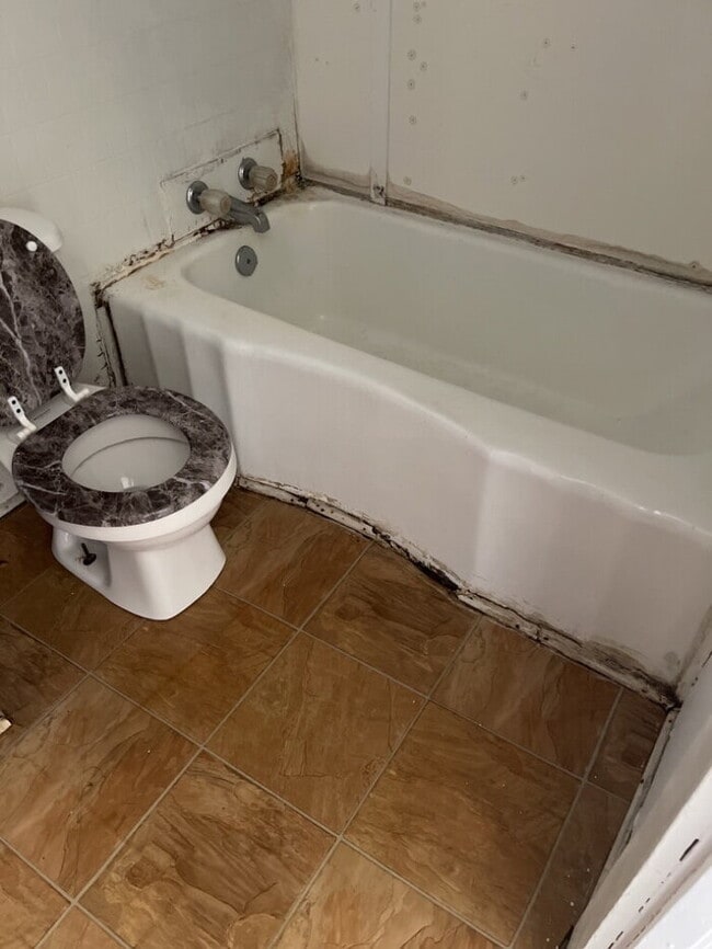 Building Photo - 2 Bedroom 1 Bathroom