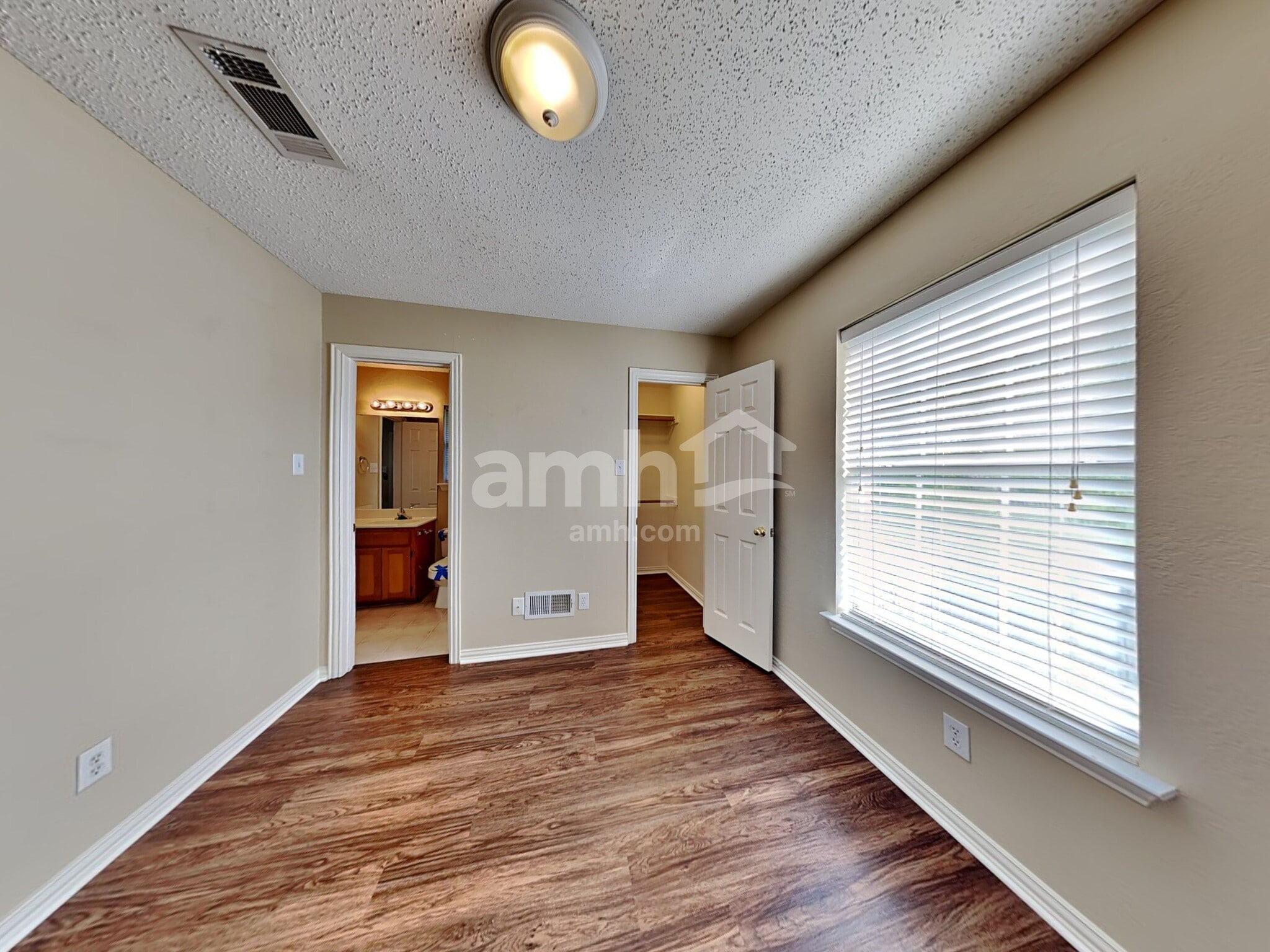 Building Photo - 3167 Lido Way