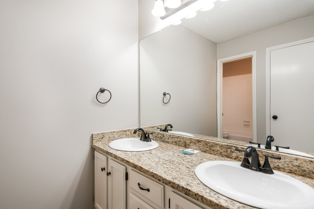 Building Photo - 709 Greenridge Dr