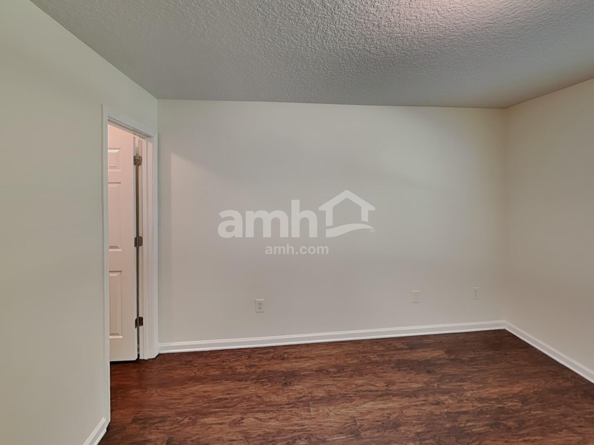 Building Photo - 11670 Deep Springs Dr N