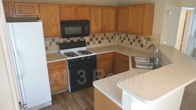 Building Photo - 5705 Hampton Ct