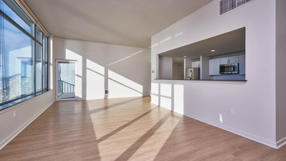Living Room with Hard Surface Flooring - Harbor Steps