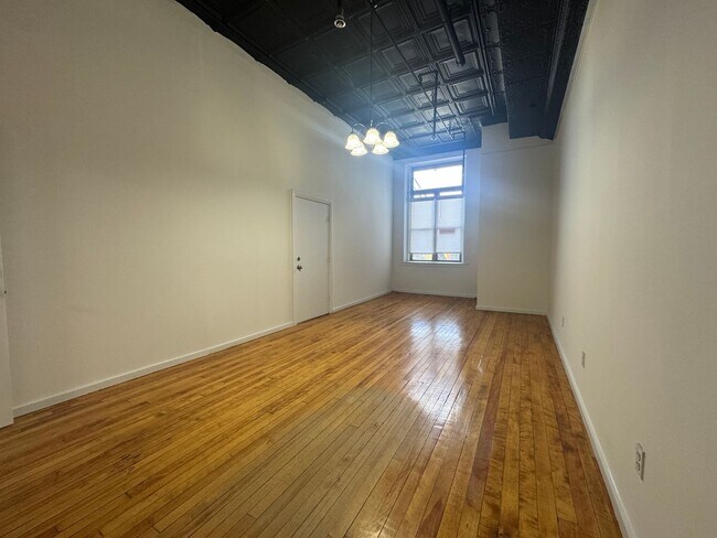 Building Photo - 171 Genesee St