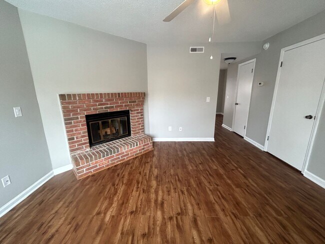 Building Photo - 940-403 Glenn Street, West Columbia SC 29169