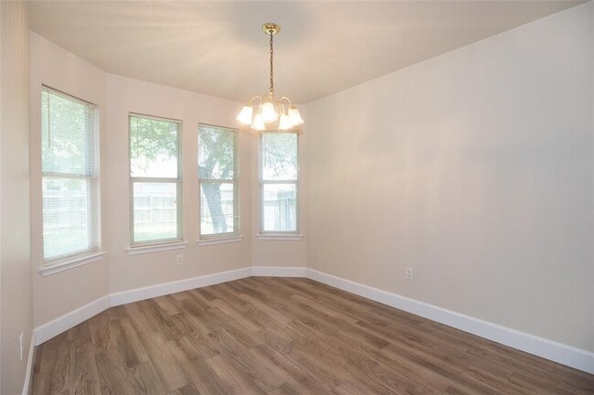 Building Photo - 609 Sunny Brook Dr