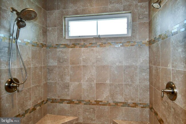 Building Photo - 409 Hydrangea Place