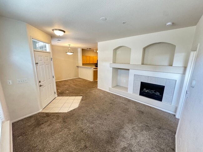 Building Photo - Castle Rock Condo
