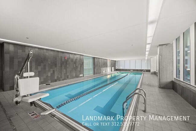 Building Photo - 550 N St Clair St