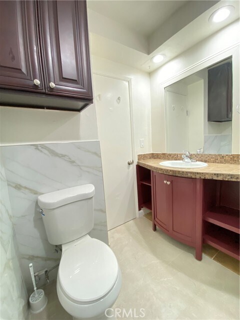 Building Photo - 414 E Rte 66