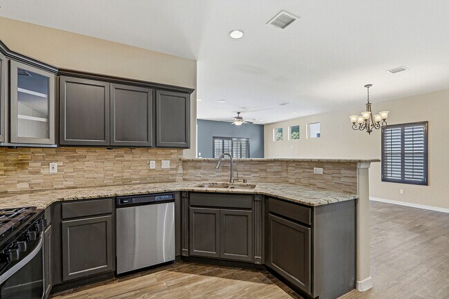 Building Photo - 2157 Honour Point Pl