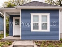 Building Photo - 2 Bedroom/ 1 Bathroom House