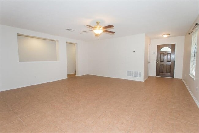 Building Photo - 505 Paseo Grand Dr