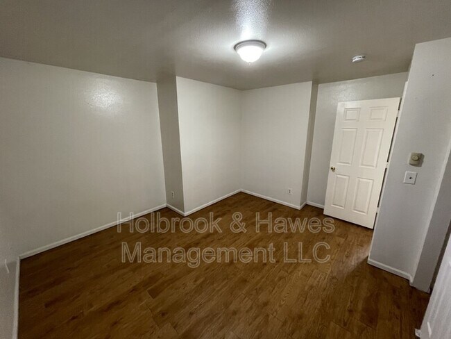 Building Photo - 4531 Boardwalk Dr