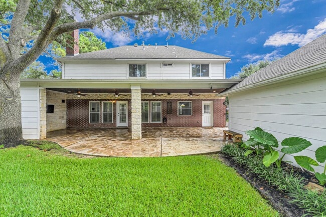 Building Photo - 902 Fairgate Dr