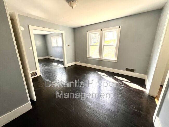 Building Photo - 506 Ninth St