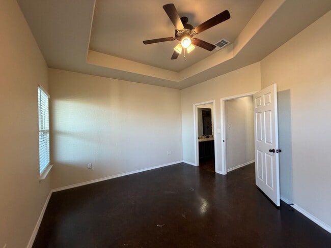 Building Photo - 204 Kaspar Way