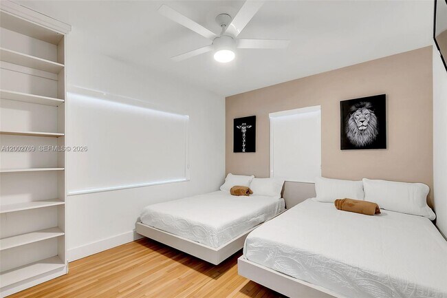 Building Photo - 301 SW 30th Ct